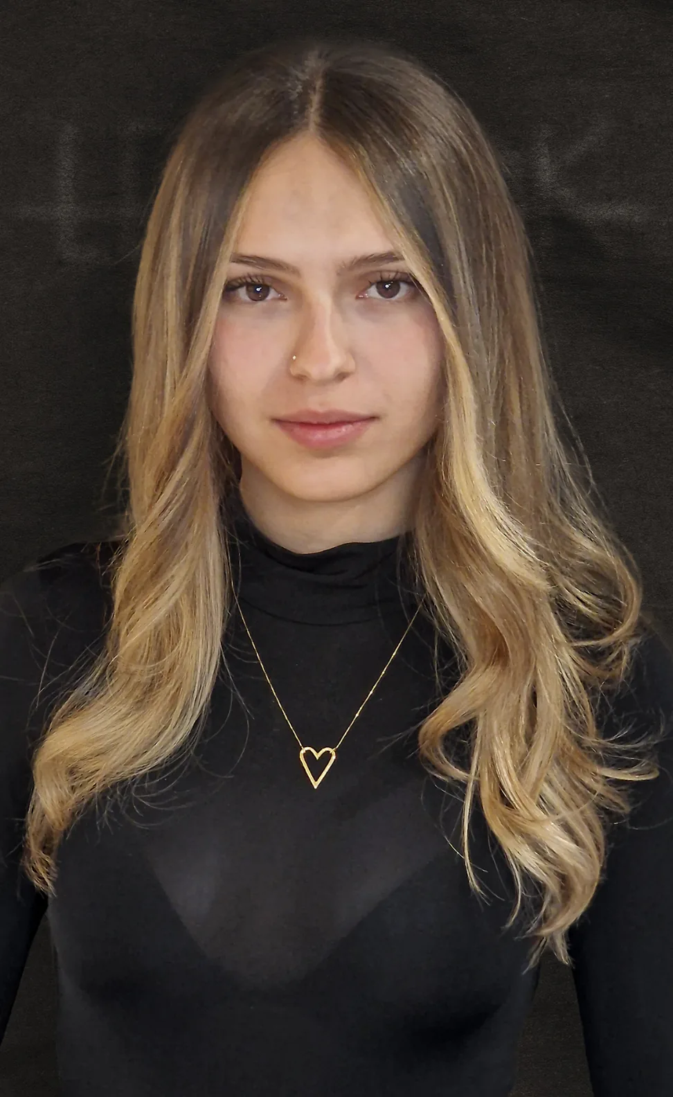 Peluquería LeLook Sabadell: Balayage con Contouring sobre corte con flequillo Bottleneck