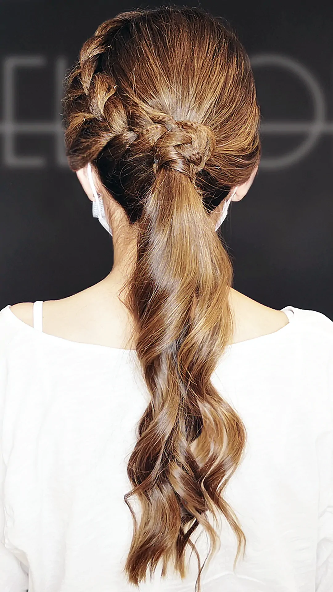 Perruqueria LeLook Sabadell: Textured Braided Ponytail